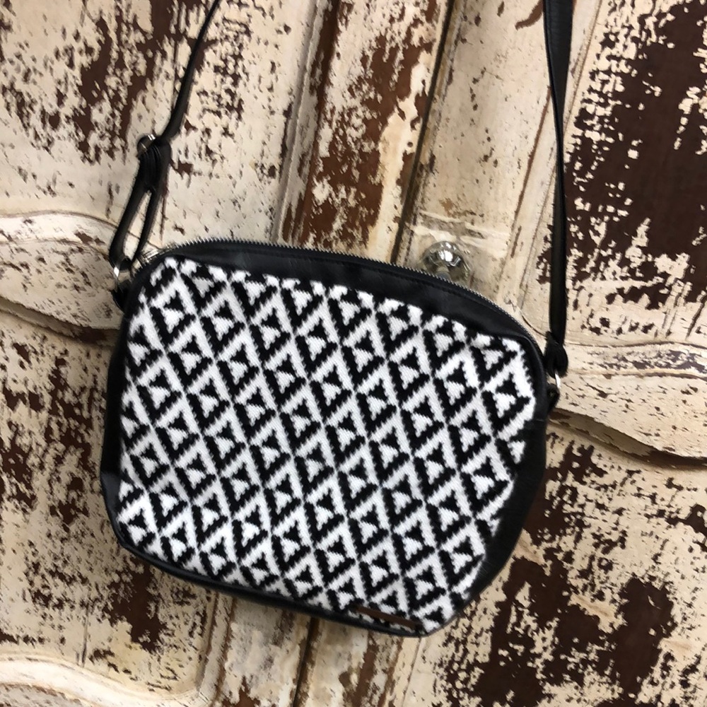 Krochet Kids International Cross Body Bag